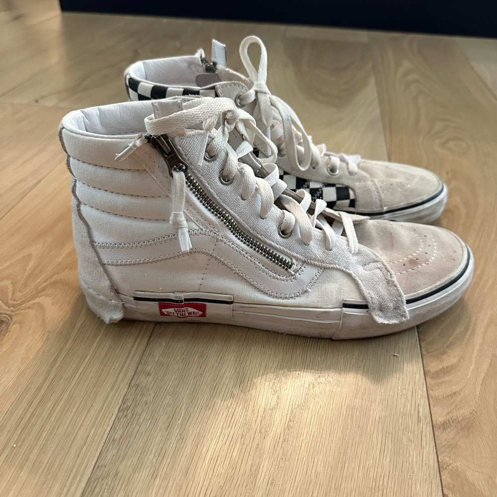 SOLD Vans high top sneakers women’s size 10